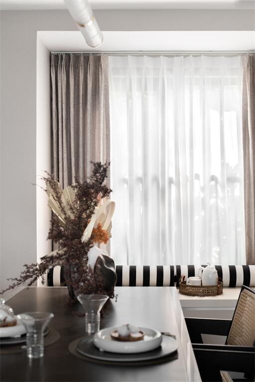 黃色電視背景墻好看嗎