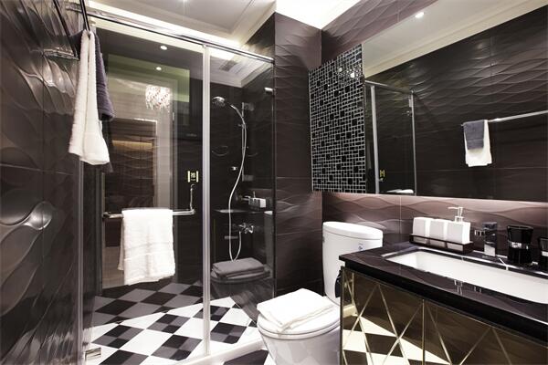 大橋鎮(zhèn)中心位置，74平三室，低價(jià)出售