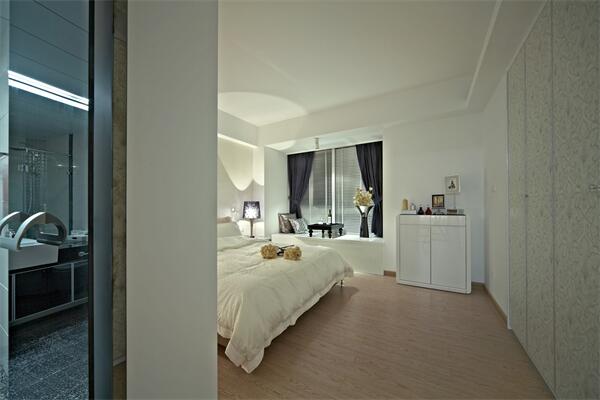 吳橋鎮(zhèn)中心位置，74平三室，低價(jià)出售