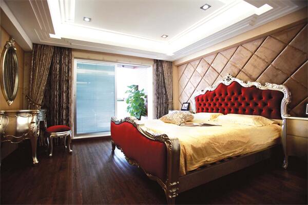 江都區(qū)老城區(qū)中心地段，95平三室，采光極佳，出租