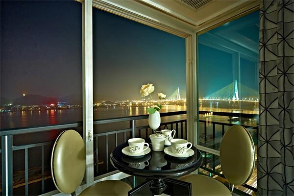 邵伯鎮(zhèn)中心位置，73平三室，低價出售